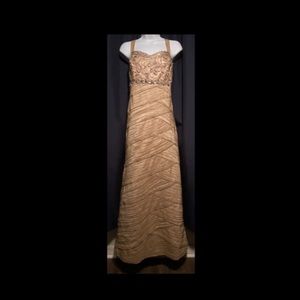 Gorgeous Formal Gown by Emma Street, Size:18